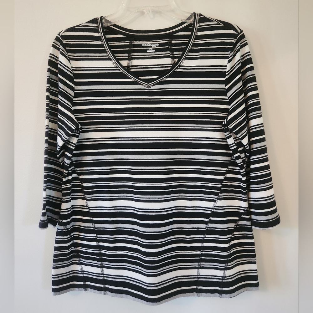 Chico's Black and White 3/4 Sleeve Boxy Tee